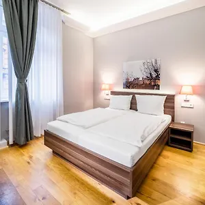 https://living-world.hotelsheidelberg.net